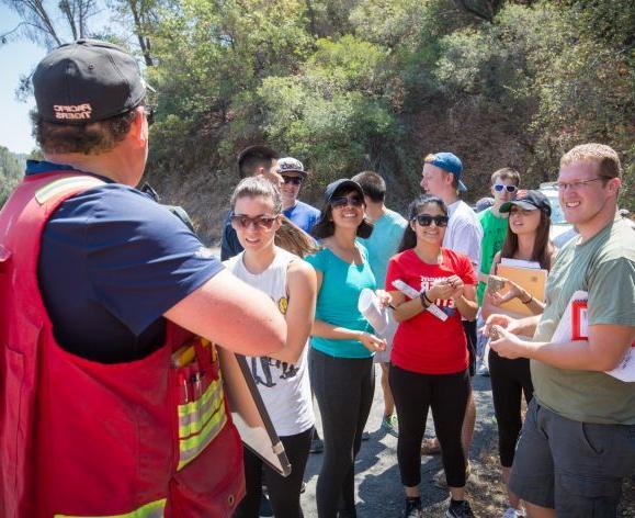 geology students field trip